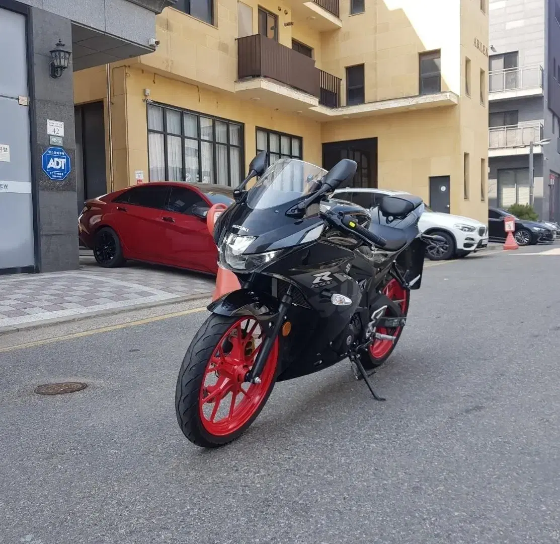 스즈키 GSX-R125 2021년식 8천키로 판매합니다 gsxr125